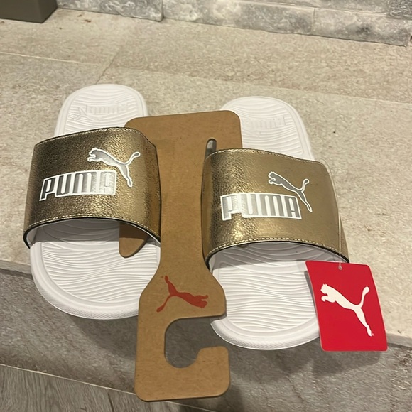 !!New Arrival!! Puma women's slides - Picture 1 of 3